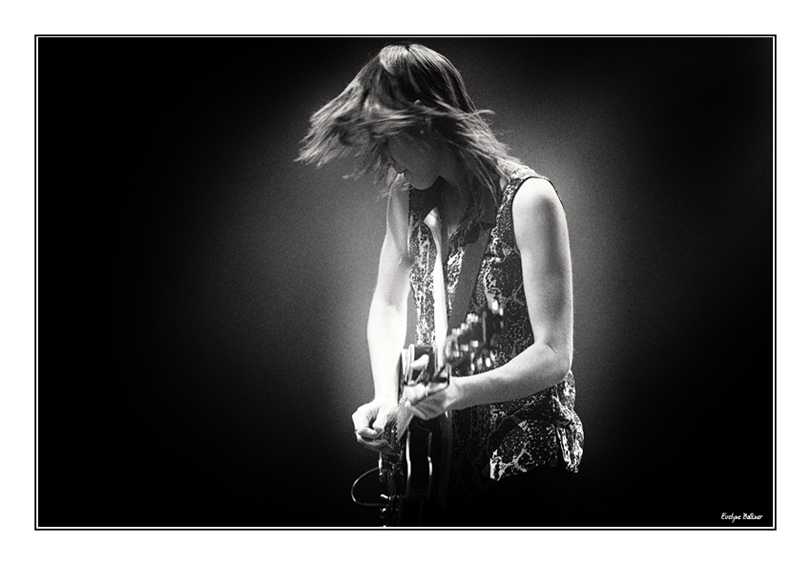 http://eveball.free.fr/concerts/salome%20leclerc/web/images/salome_leclerc_7650.jpg